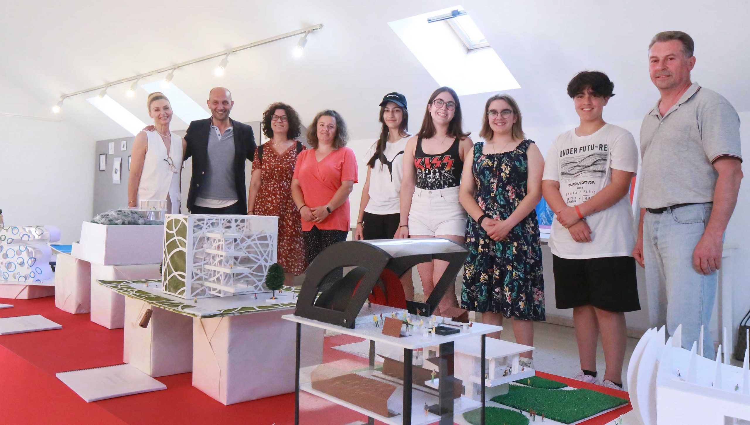 O Centro Cultural acolle a exposición dos traballos do alumnado do IES Ribeira do Louro