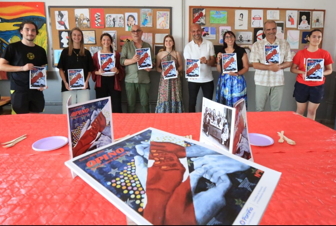 O alumnado do IES Pino Manso publica a cuarta edición da revista de filosofía e arte Opino