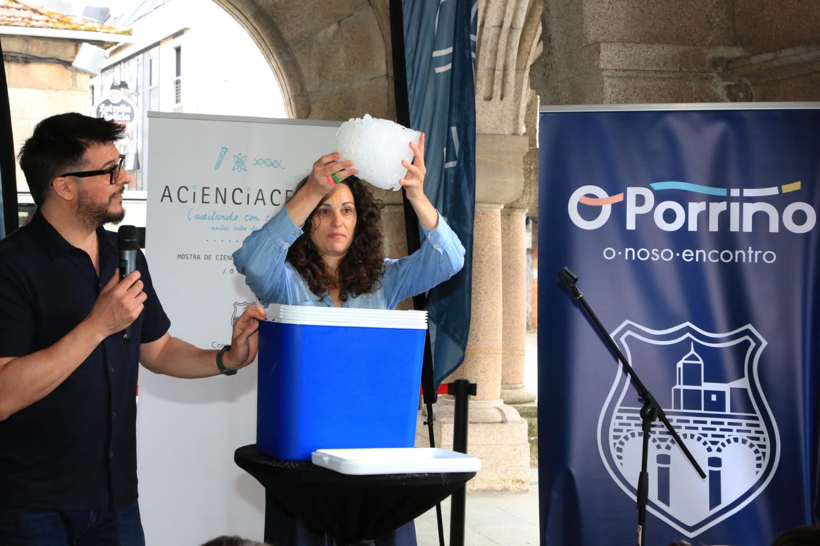 O Concello do Porriño impulsa a reflexión científica  con Martín Barreiro e Ana Mariño na segunda xornada de ACIENCIACERTA 2025