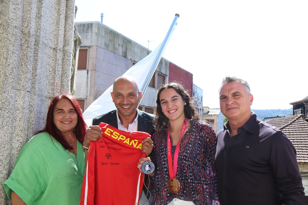 O Porriño homenaxea a Paula Salinas tras acadar o bronce coa selección española no Mundial Sub-19 de baloncesto
