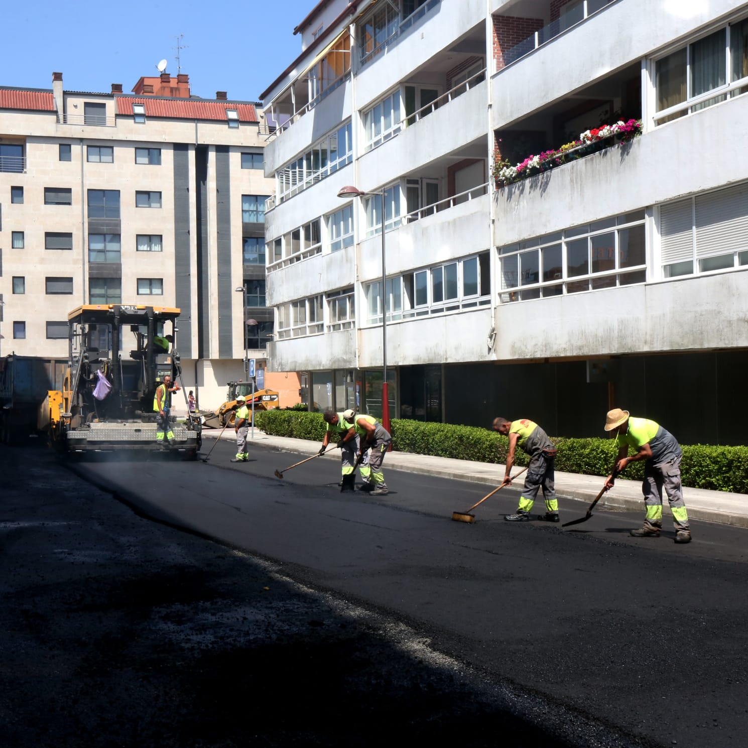 O Concello do Porriño inicia a mellora do asfaltado nos rueiros da Avenida de Galicia e da Avenida Domingo Bueno