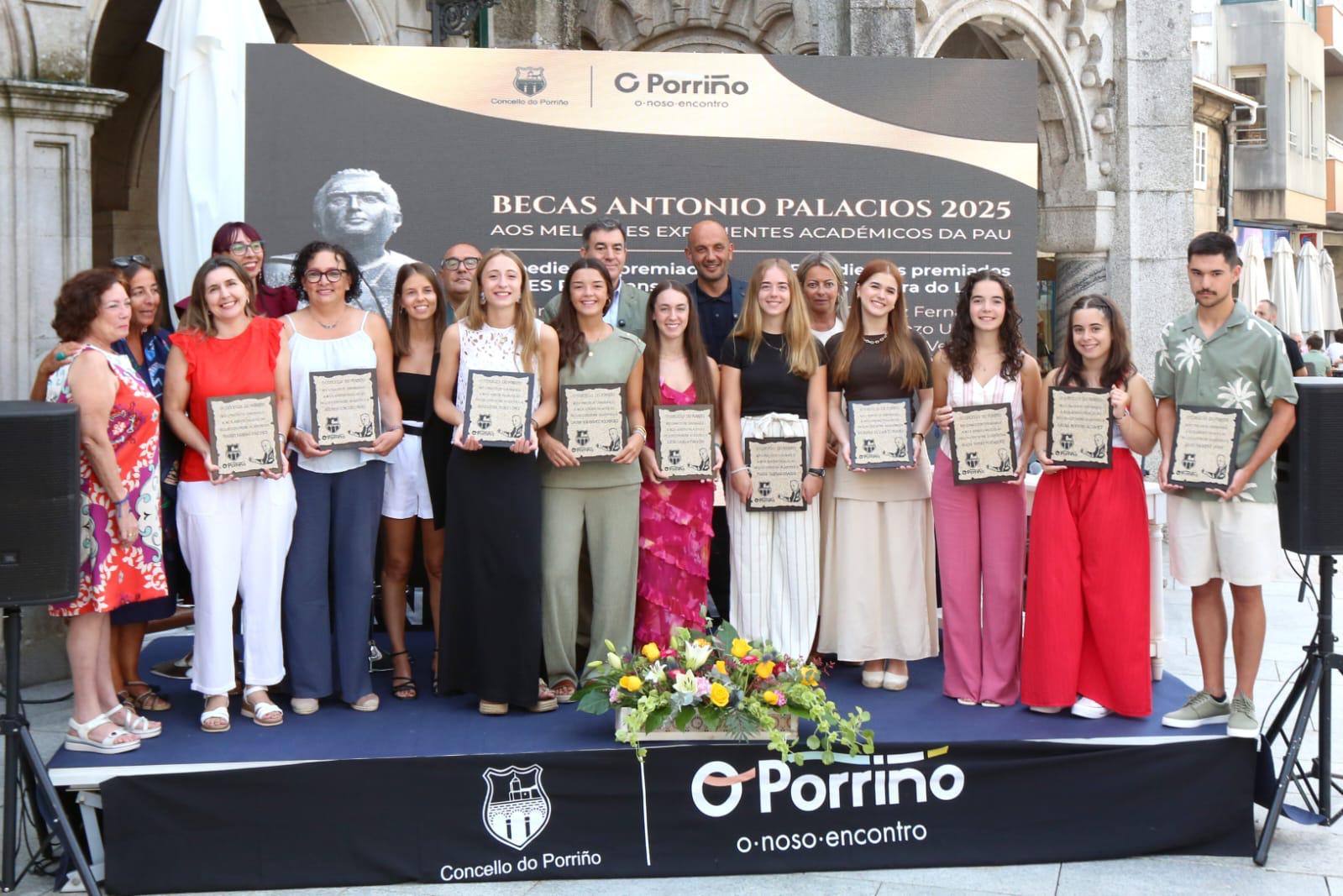 As Becas Antonio Palacios estréanse no Porriño premiando a 10 futuros universitarios