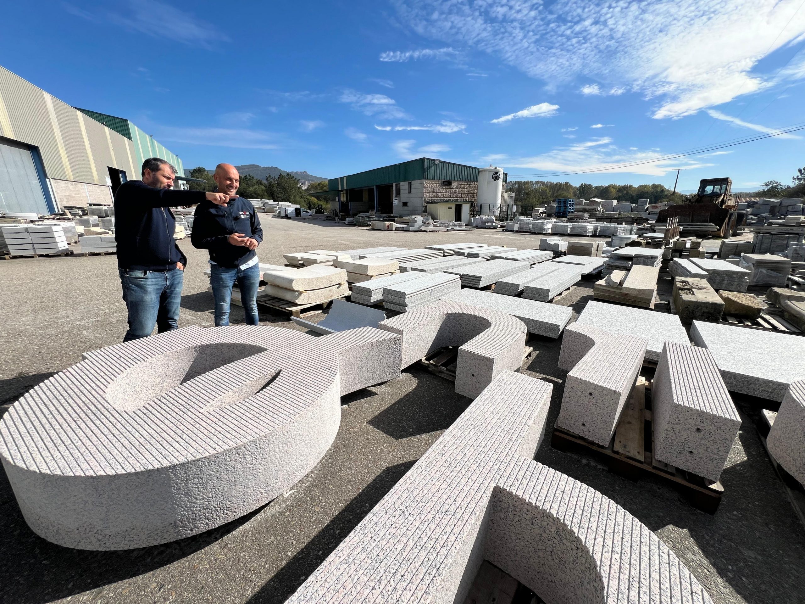 <a class="amazingslider-posttitle-link" href="https://oporrino.org/o-porrino-tera-as-suas-letras-en-granito-rosa-porrino-no-centro-da-vila/" target="_self">O Porriño terá as súas letras en granito Rosa Porriño no centro da vila</a> O Porriño terá as súas letras en granito Rosa Porriño no centro da vila