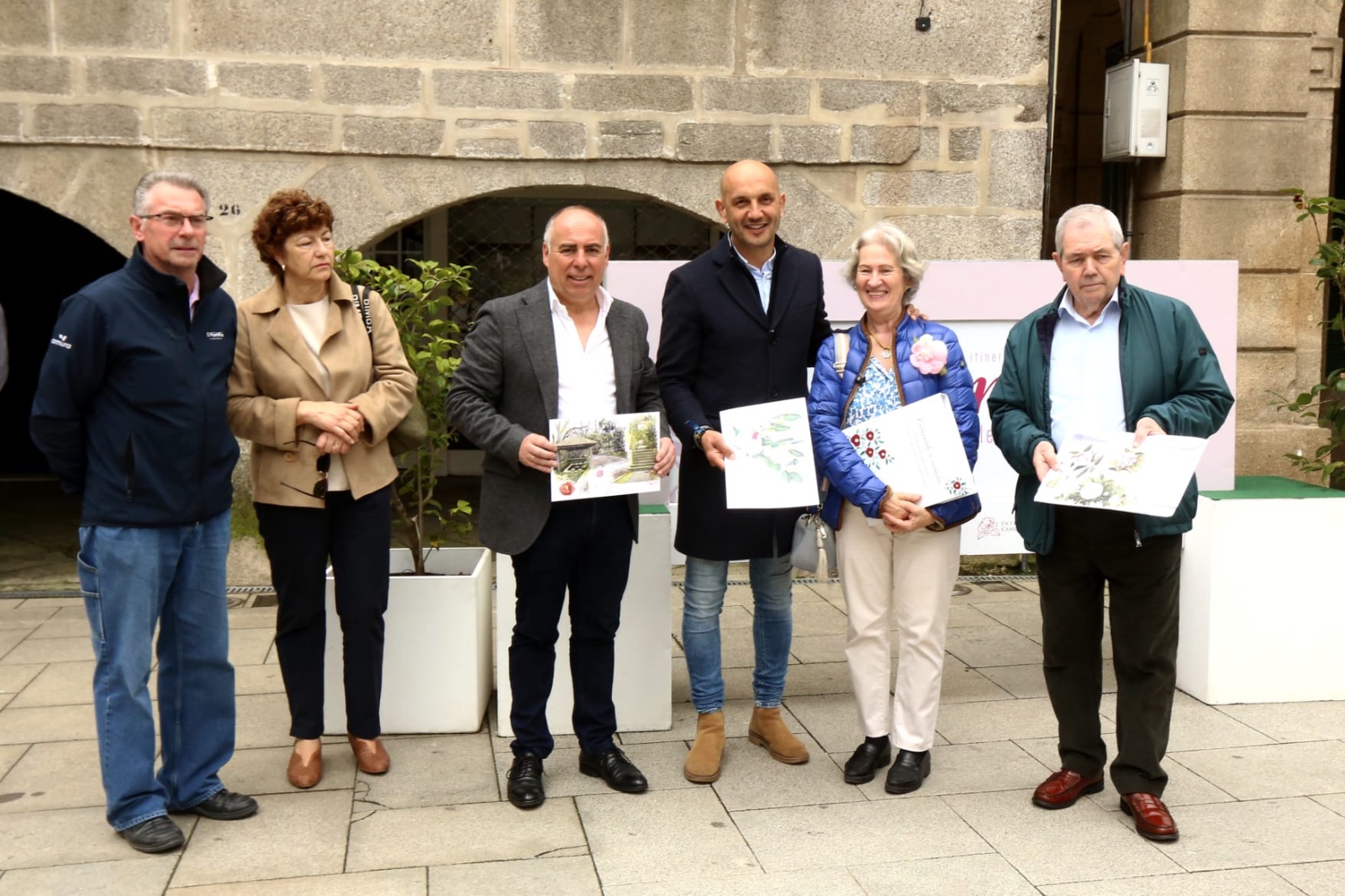 O Porriño arranca a semana da Camelia coa inauguración da “Exposición A Camelia Flor das galegas e galegos”