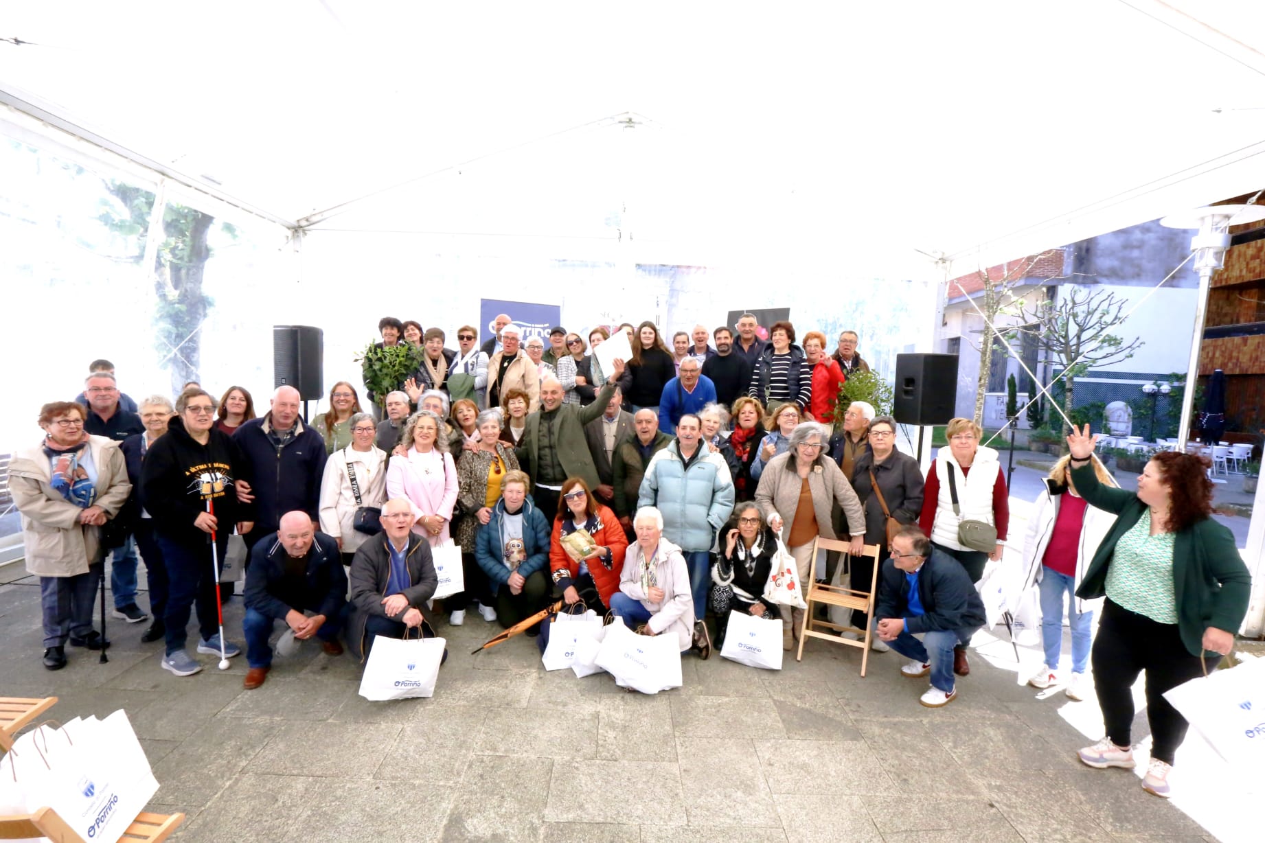 Máis de medio cento de expositores e centos de visitantes déronse cita na II Mostra da Camelia do Porriño